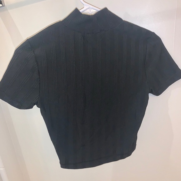 Urban Outfitters Cropped Black Top - Picture 4 of 5